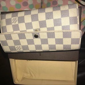 LOUIS VUITTON WALLET